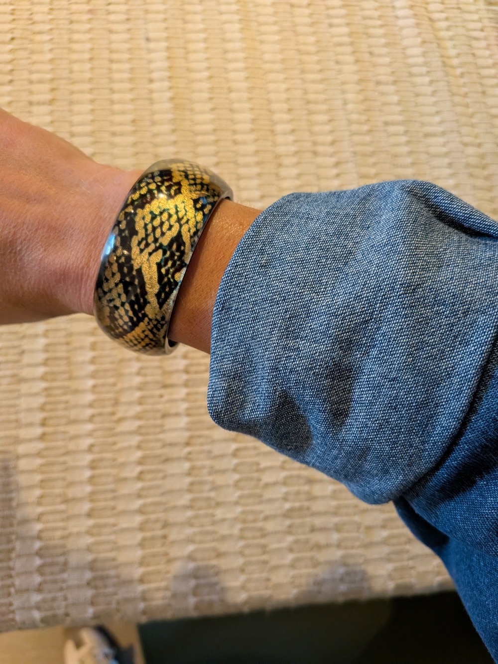 Gold and Black Snake-Pattern Bangle - Picture 4 of 4